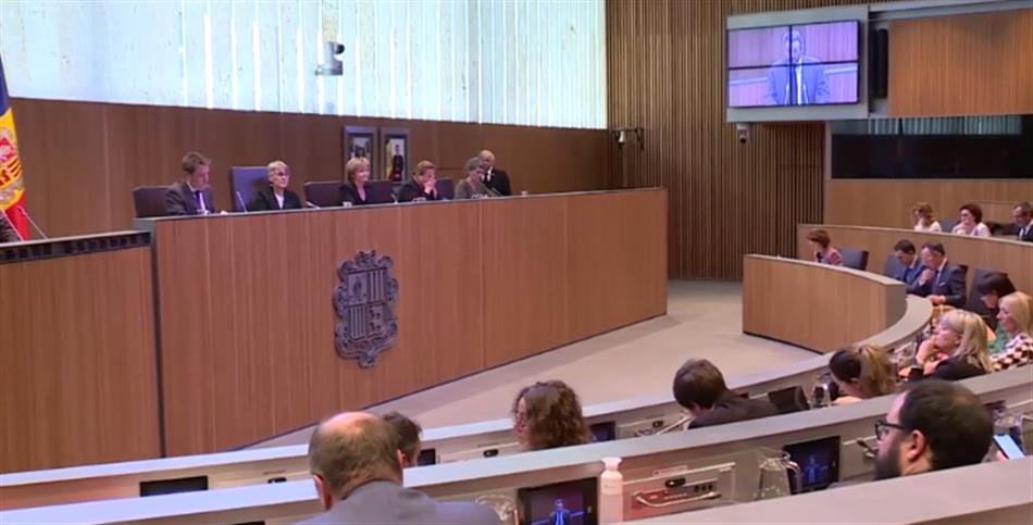 Terceravia i el PS presenten esmenes per assolir l'estalvi en