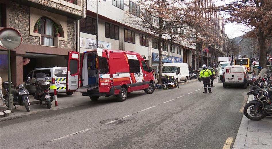 Ferit un motorista en topar contra una furgoneta a Andorra la Vel