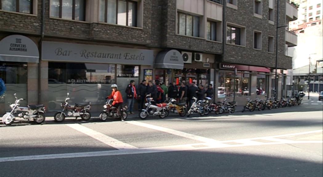 Una trentena de "motards" participen en la trobada de Honda Dax