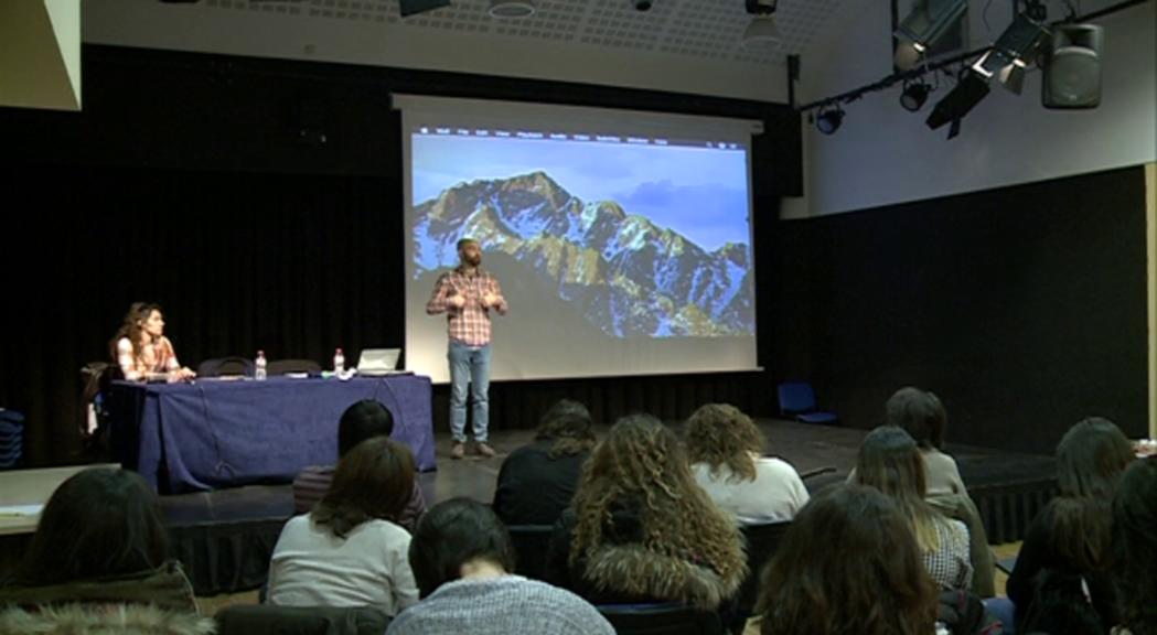 Una trentena de professionals coneixen de prop les bases del mètode Montessori