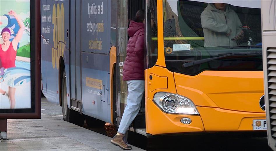 Pel que fa al conflicte entre xofers de bus i empresa, fonts de l