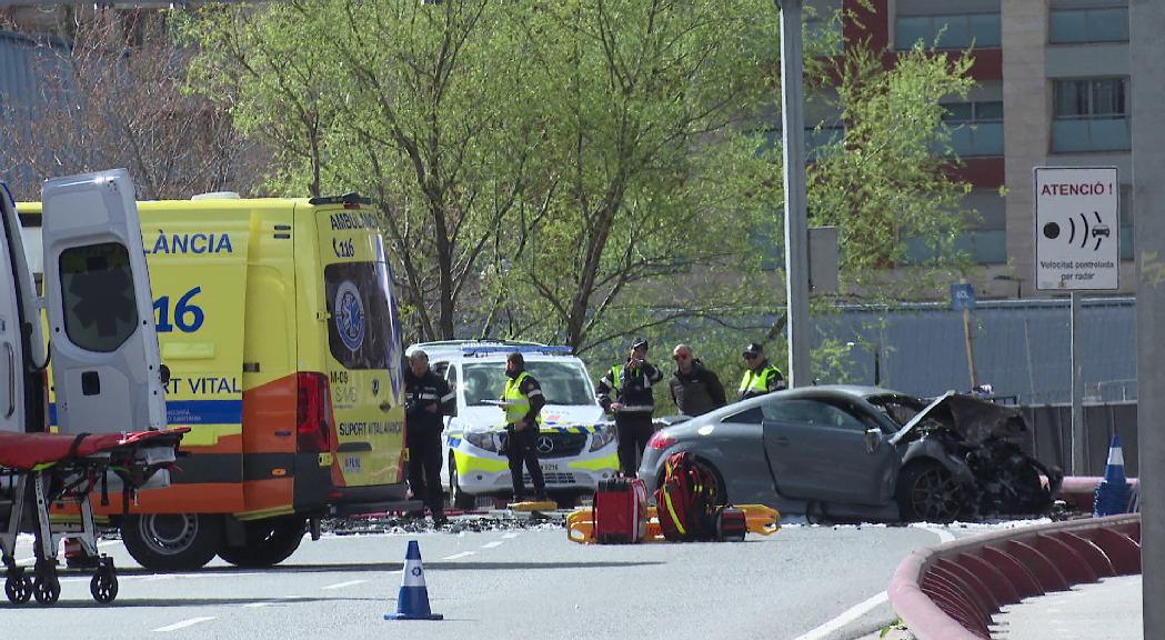 Tres dels quatre ferits del greu accident de trànsit a l'avinguda Salou es troben a l'UCI