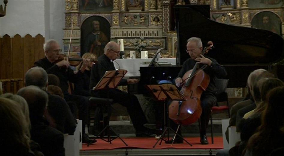 Amb una església plena de gom a gom, el trio de Barcelona 