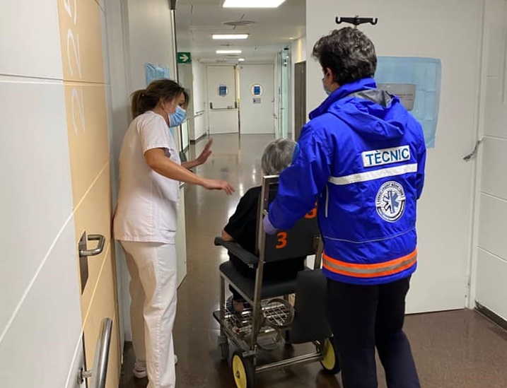 L'última pacient de la Covid-19 ingressada a l'hospital rep l'alta