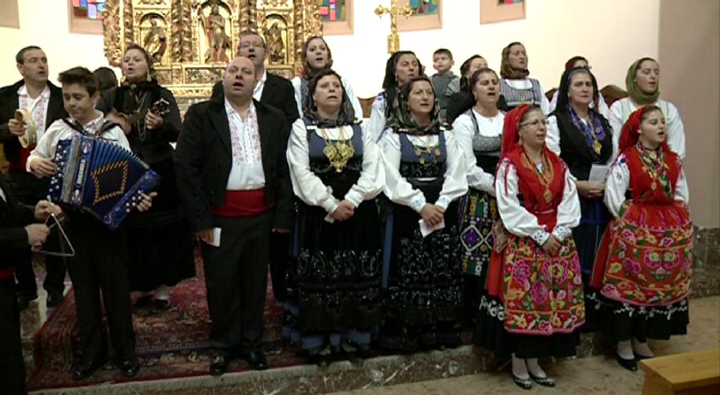 Vestits tradicionals portuguesos a les cases-museu per celebrar els 25 anys del grup de folklore de la Casa de Portugal