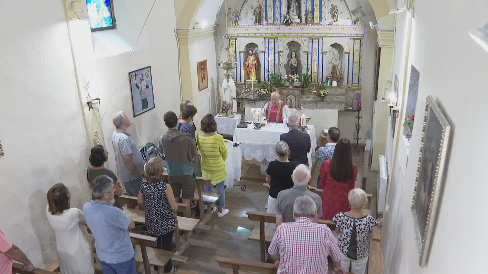Una vintena de persones assisteixen a la missa de Sant Bartomeu, patró de Soldeu 