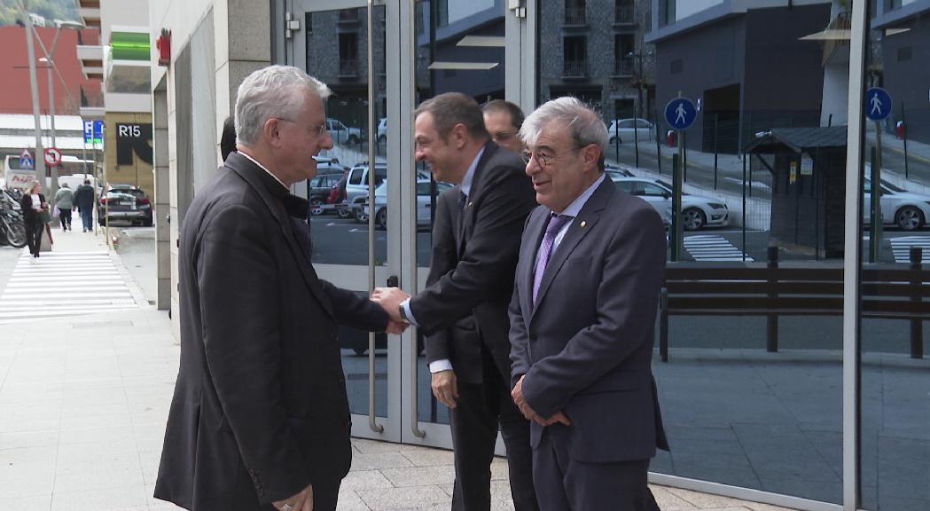 Vives visita la Universitat d'Andorra i el Ministeri d'Educació