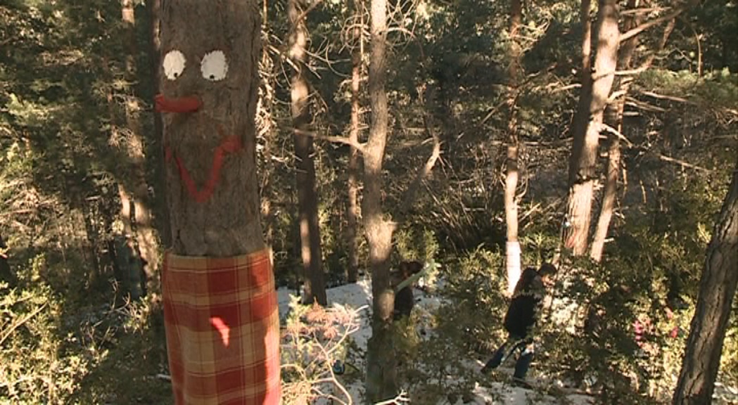 Anna Rico transforma el bosc de l'Esquella en la llegenda del tió