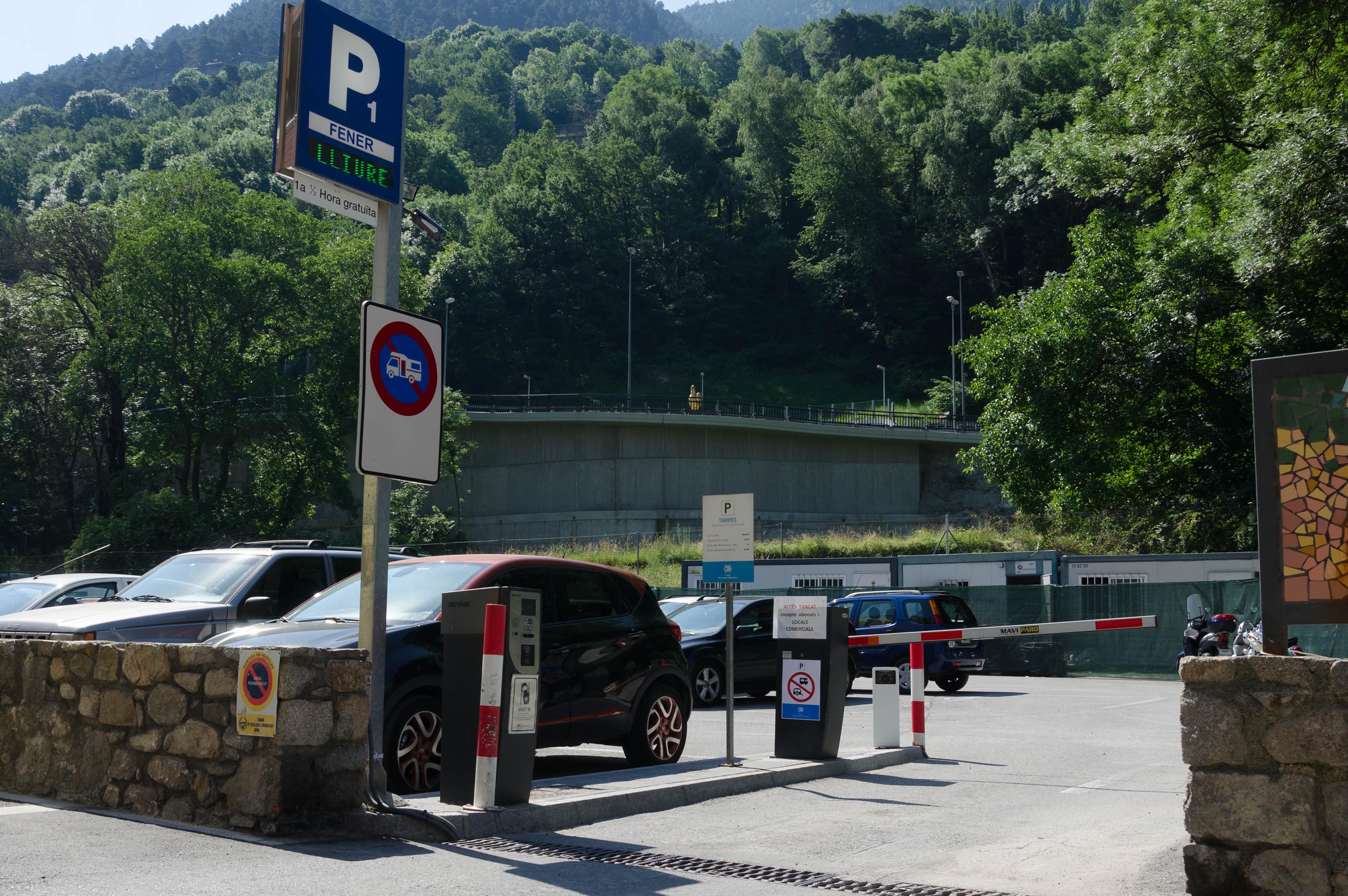 Més de 4.000 euros de desperfectes per actes vandàlics en aparcaments d'Escaldes-Engordany