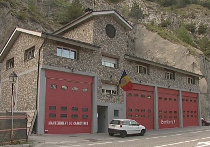 Els bombers afectats pel registre de la caserna de Canillo reben les indemnitzacions