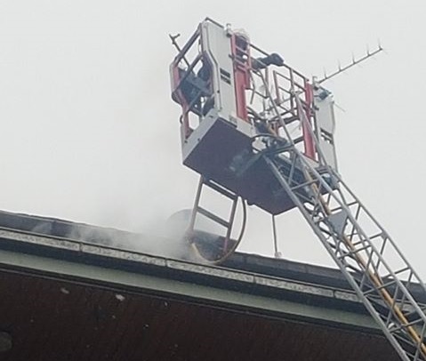 Un foc en una xemeneia obliga a desviar la circulació a la Massana