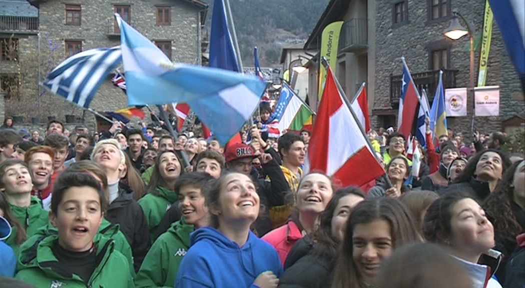 La clàssica desfilada de les delegacions clou la 24a edició del Trofeu Borrufa