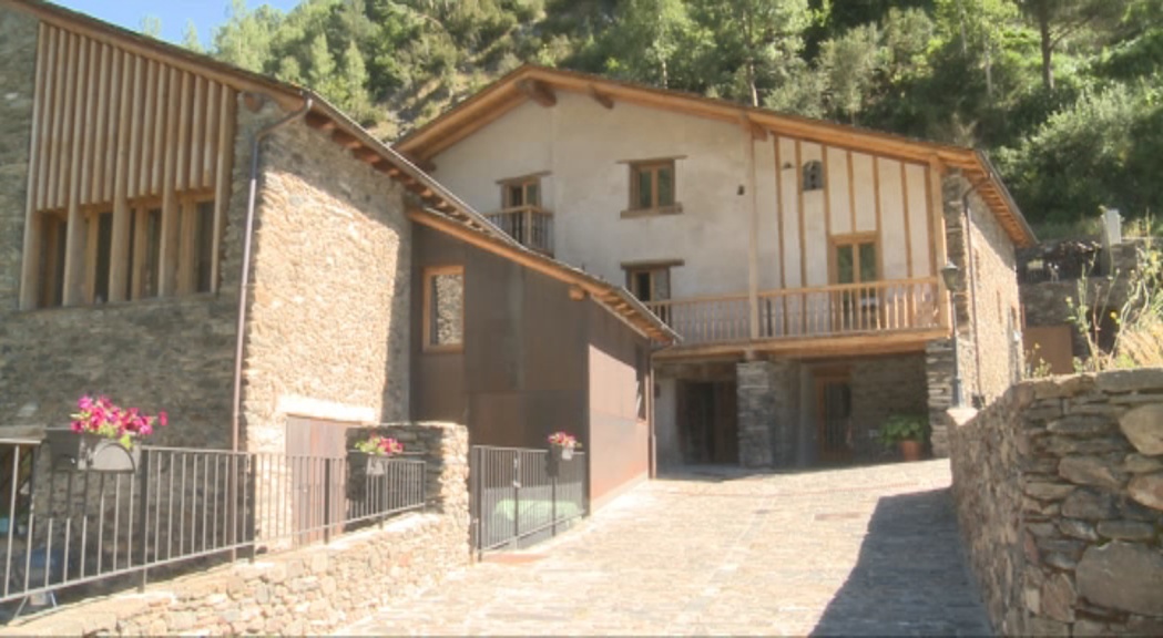 Les cases rurals reclamen acabar amb els greuges comparatius respecte als apartaments turístics