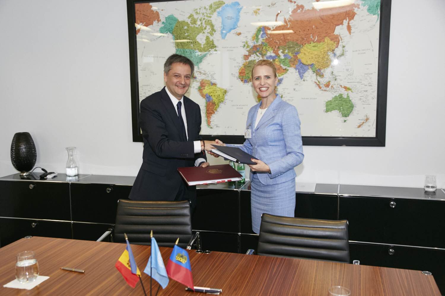 Andorra signa el CDI amb Liechtenstein