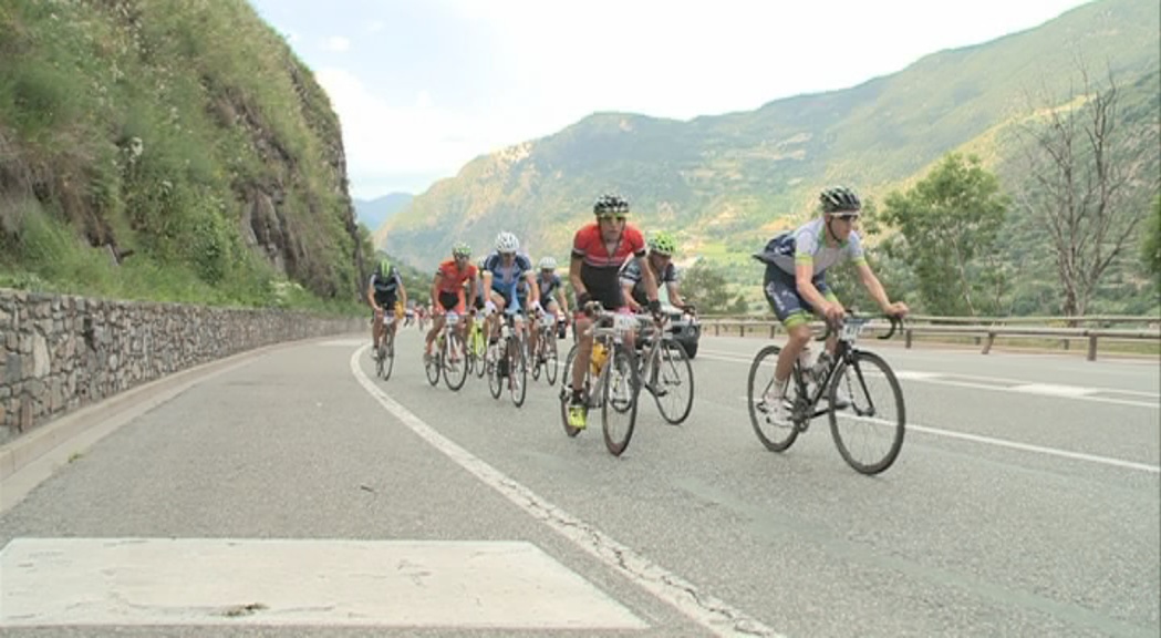 Un miler de ciclistes prendran part en la Volta als Ports