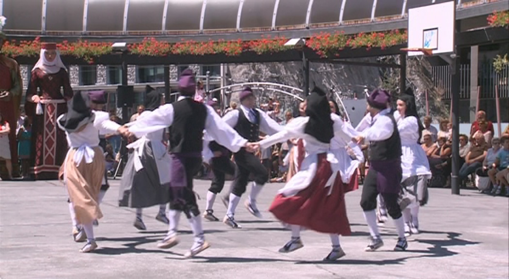 Capgrossos, gegants i el ball del Contrapàs no fallen per la Festa Major