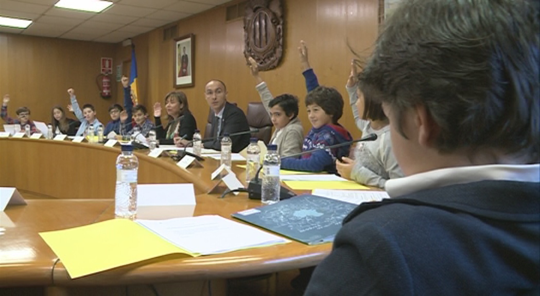 Andorra la Vella celebra el primer consell d'infants centrat en la neteja dels espais públics i les tifes de gos