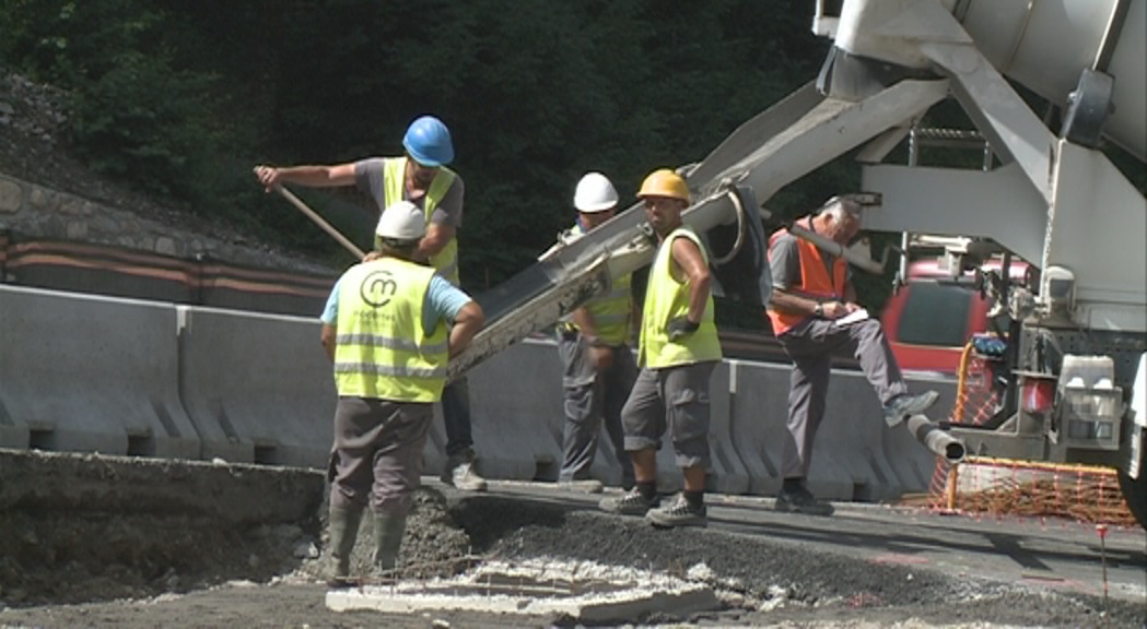 Els llocs de treball en la construcció creixen per primera vegada en una dècada