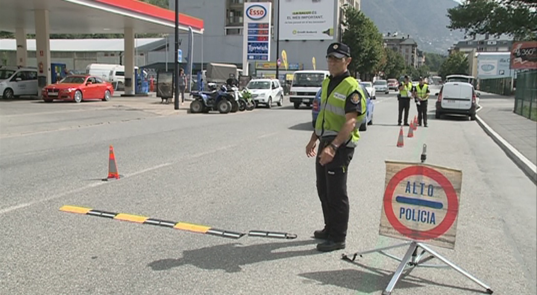 Detinguts vuit conductors per donar positiu al volant