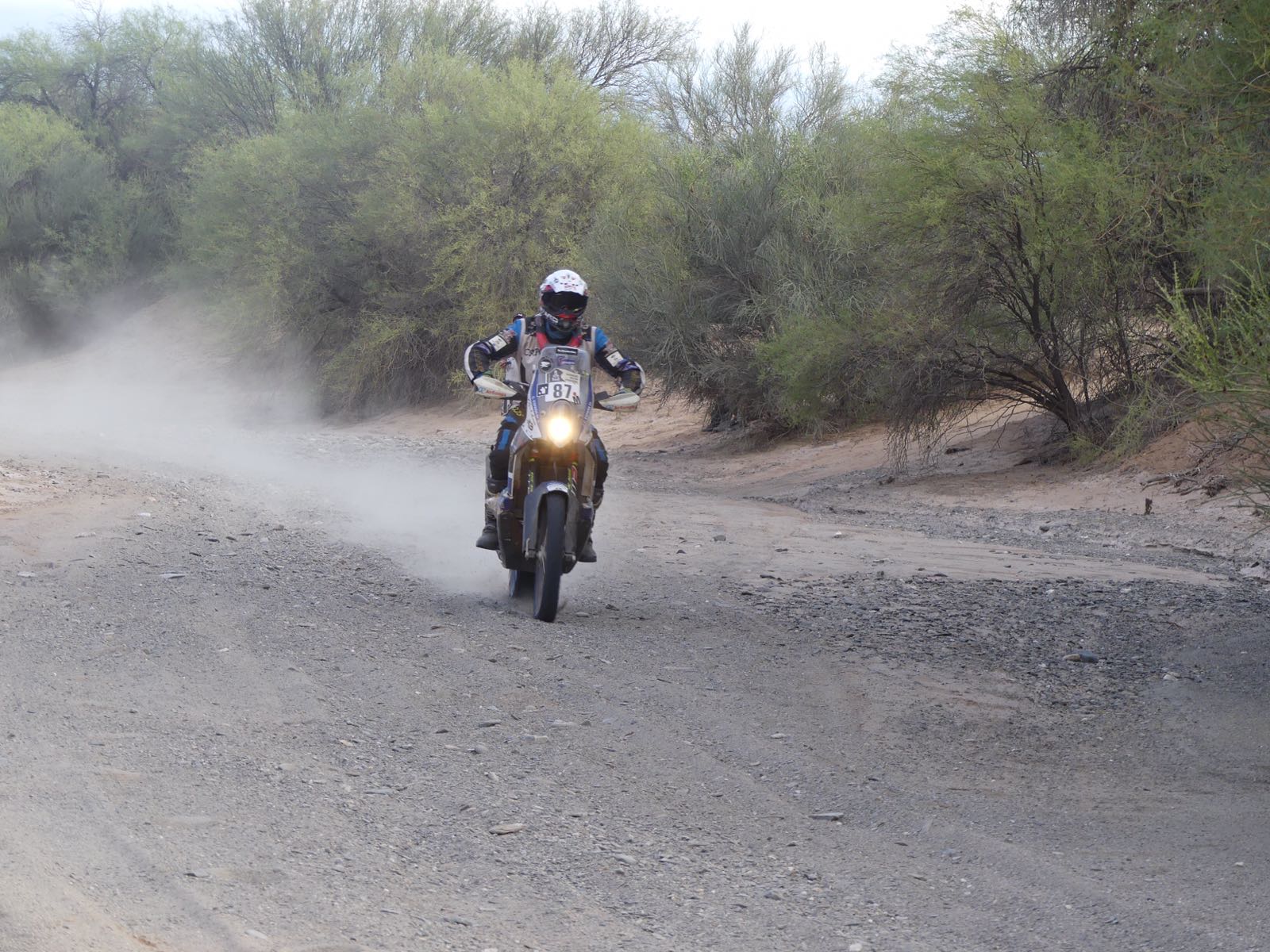 España és 21è i acaricia el somni d'acabar el Dakar