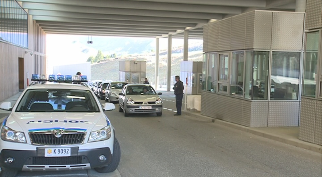 Important davallada de l'entrada de vehicles per França al maig