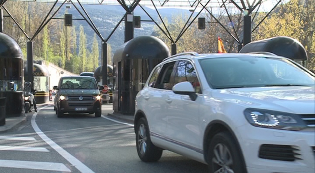 El juliol registra l'entrada de més de 400.00 vehicles al país