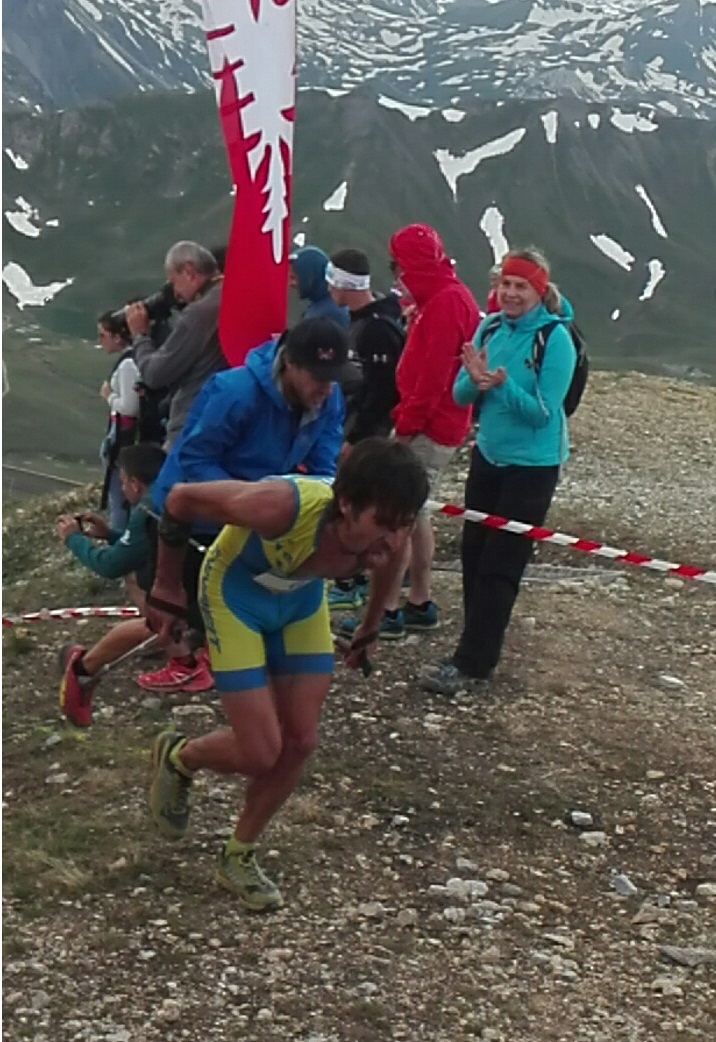 Una novena plaça de Teixidó a Val d'Isere li serveix per mantenir el lideratge