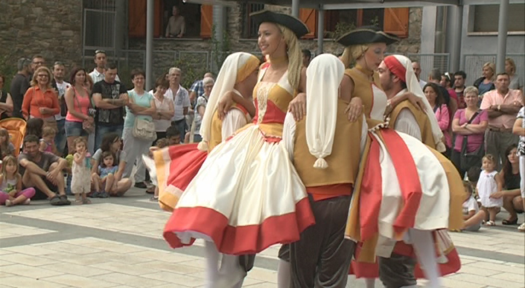 Gegants, castellers i esbarts es donen cita a la Festa Major de Canillo