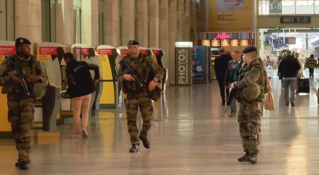 En plena matinada, l'Assemblea Nacional de França ha a