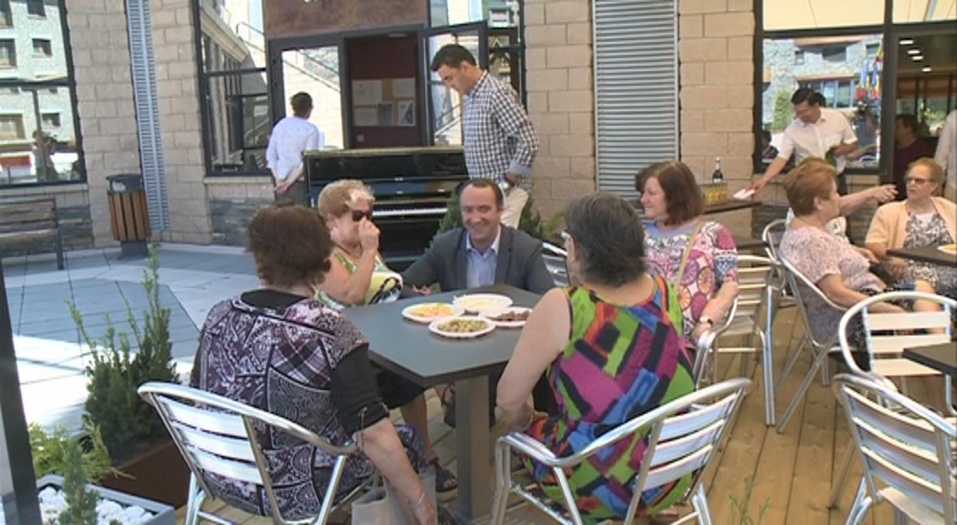 La gent gran de la Massana estrena terrassa