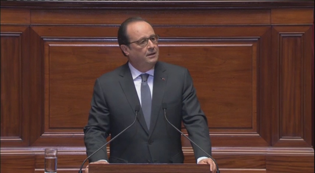 Hollande vol canviar la constitució per endurir la lluita contra el terrorisme