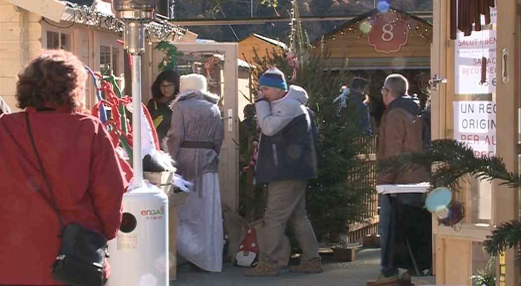 Satisfacció dels paradistes durant les primeres hores de Mercat de Nadal