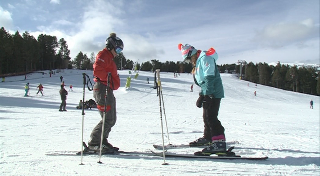 Els monitors esperen veure ja a la nòmina de desembre un augment de sou