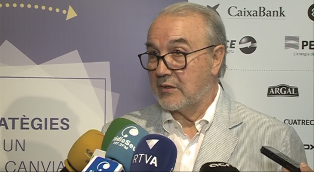 L'excomissari europeu Pedro Solbes alerta de la tendència de la UE cap a una fiscalitat harmonitzada