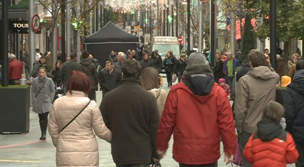 La població se situa en 74.794 persones, un 2,3% més que el 2016