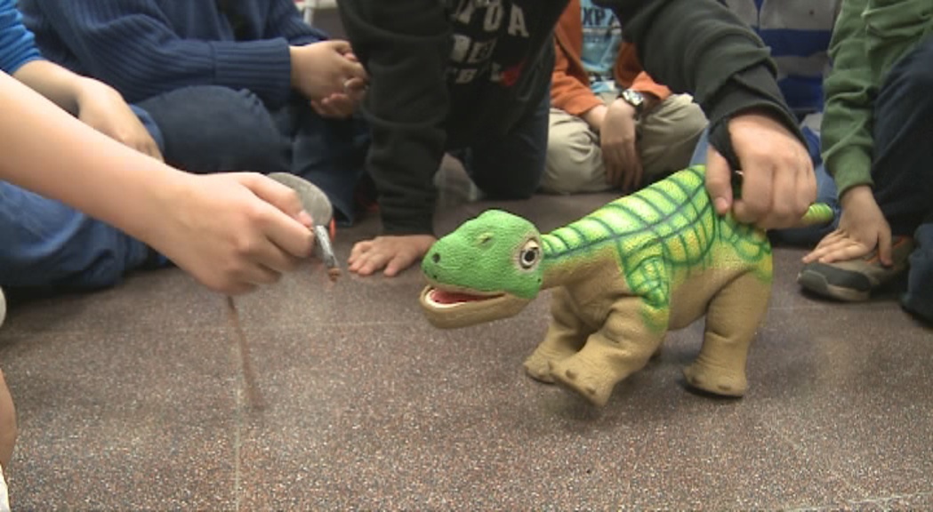 Un robot es converteix en mascota terapèutica per als infants de l'Escola de Meritxell