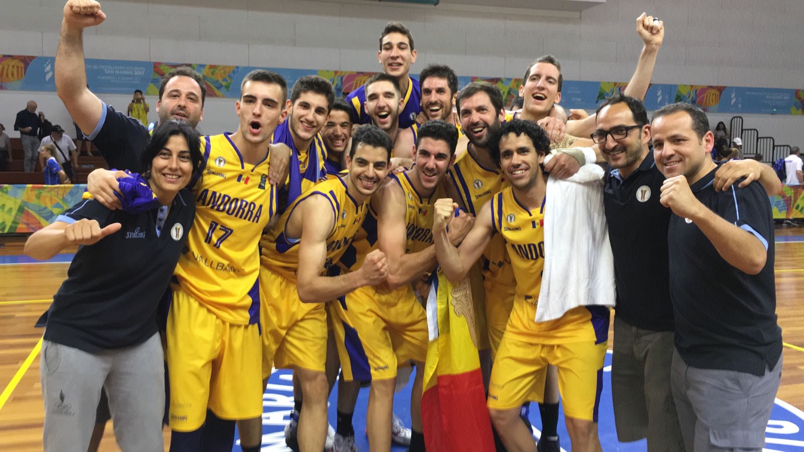 La selecció de bàsquet guanya Islàndia contra pronòstic (83-81)