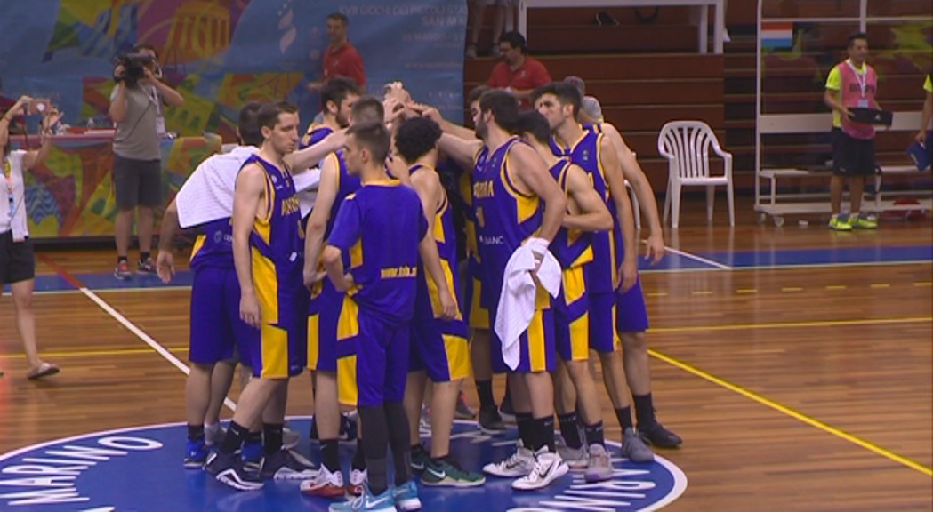 La selecció de bàsquet cau contra Luxemburg i perd l'opció de medalla (98-84)