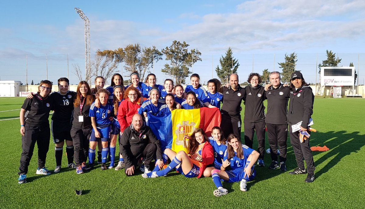 Primera victòria de la selecció femenina sub-16 de futbol 