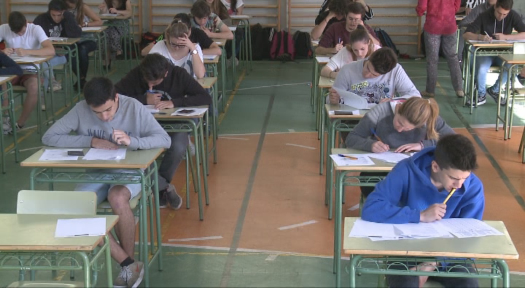 Prop de 170 alumnes s'examinen de la selectivitat