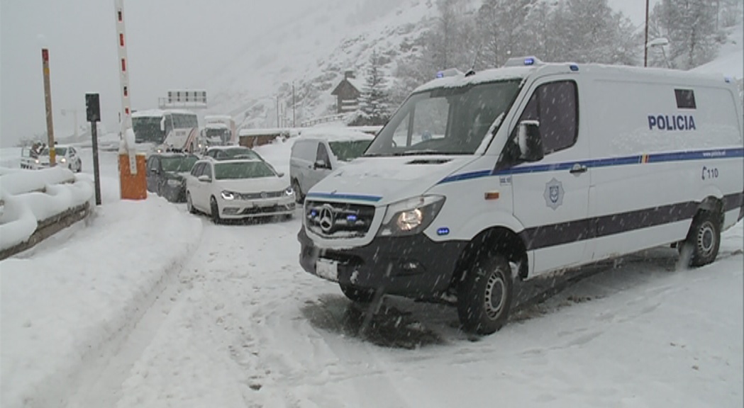 S'efectuen una trentena de tirs preventius d'allau a Soldeu, Arinsal i Arcalís