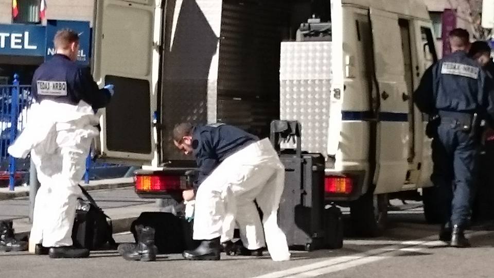 La policia confirma que els sobres de La Poste no contenien cap substància química o bacteriològica