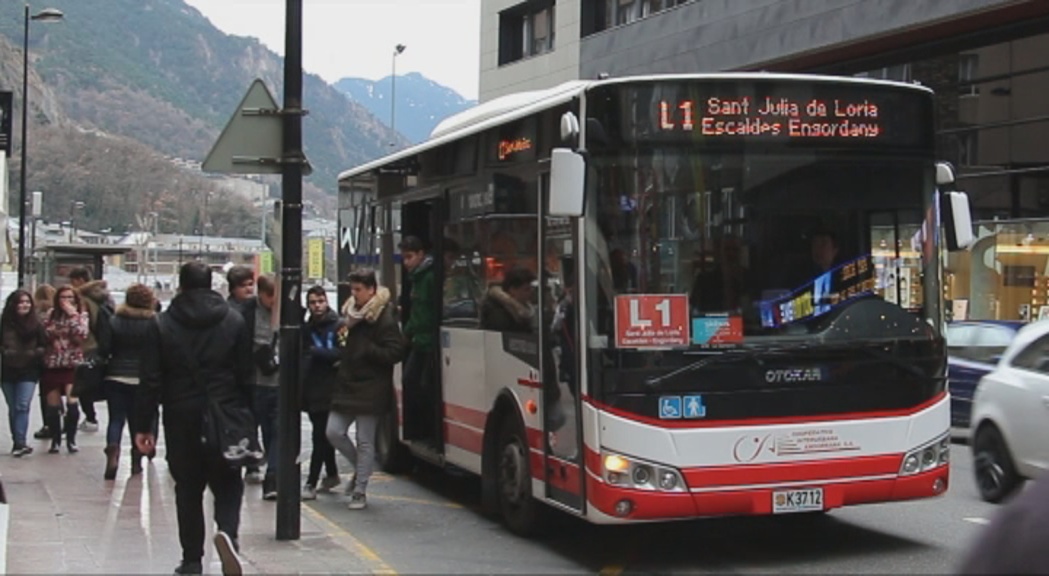 Es declara desert el concurs del transport públic i s'inclourà la participació de FEDA en el nou plec