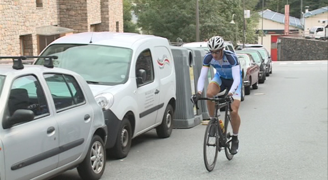 Sergi González i Laura Camps, vencedors de la triatló popular dels Serradells