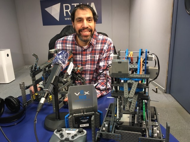 Jo,robot amb Jordi Fernandez:VEX IQ Challenge