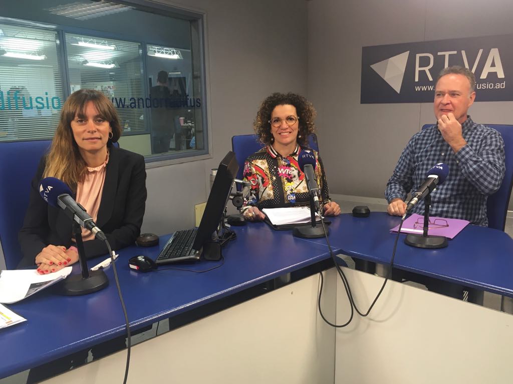 El cafè de l'Ara i aquí amb Laura Rogé i Jan Cartes