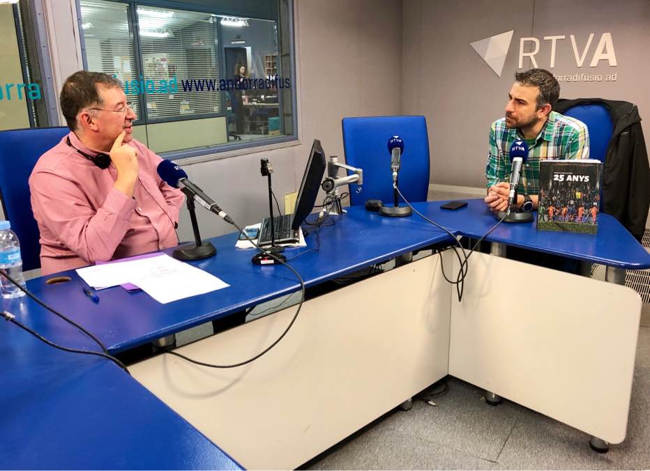 El cafè de l'Ara i aquí amb Xavi Bonet