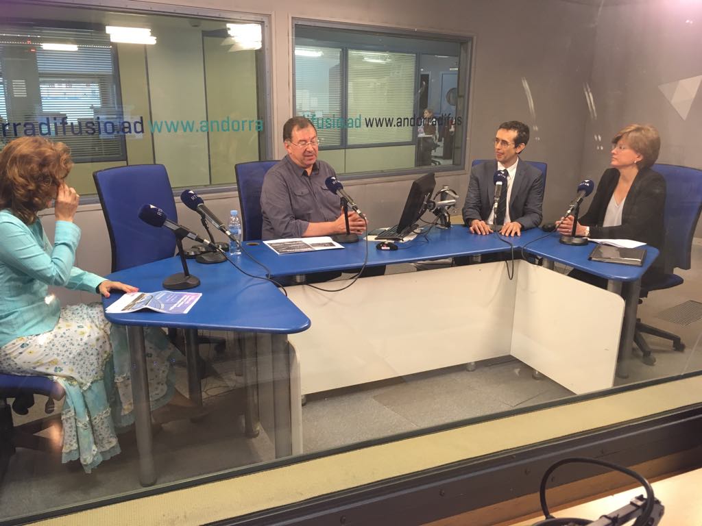 El cafè del Ara i Aquí amb Dr. Jaume Ordi, la Dra. Irmgard Costa i la Dra. Imma Ribera