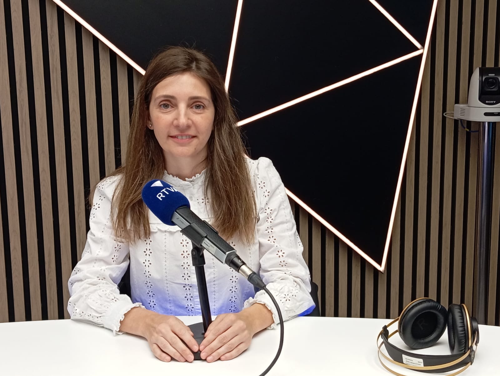 Tipus d'interés, l'economia de la mà de MoraBanc