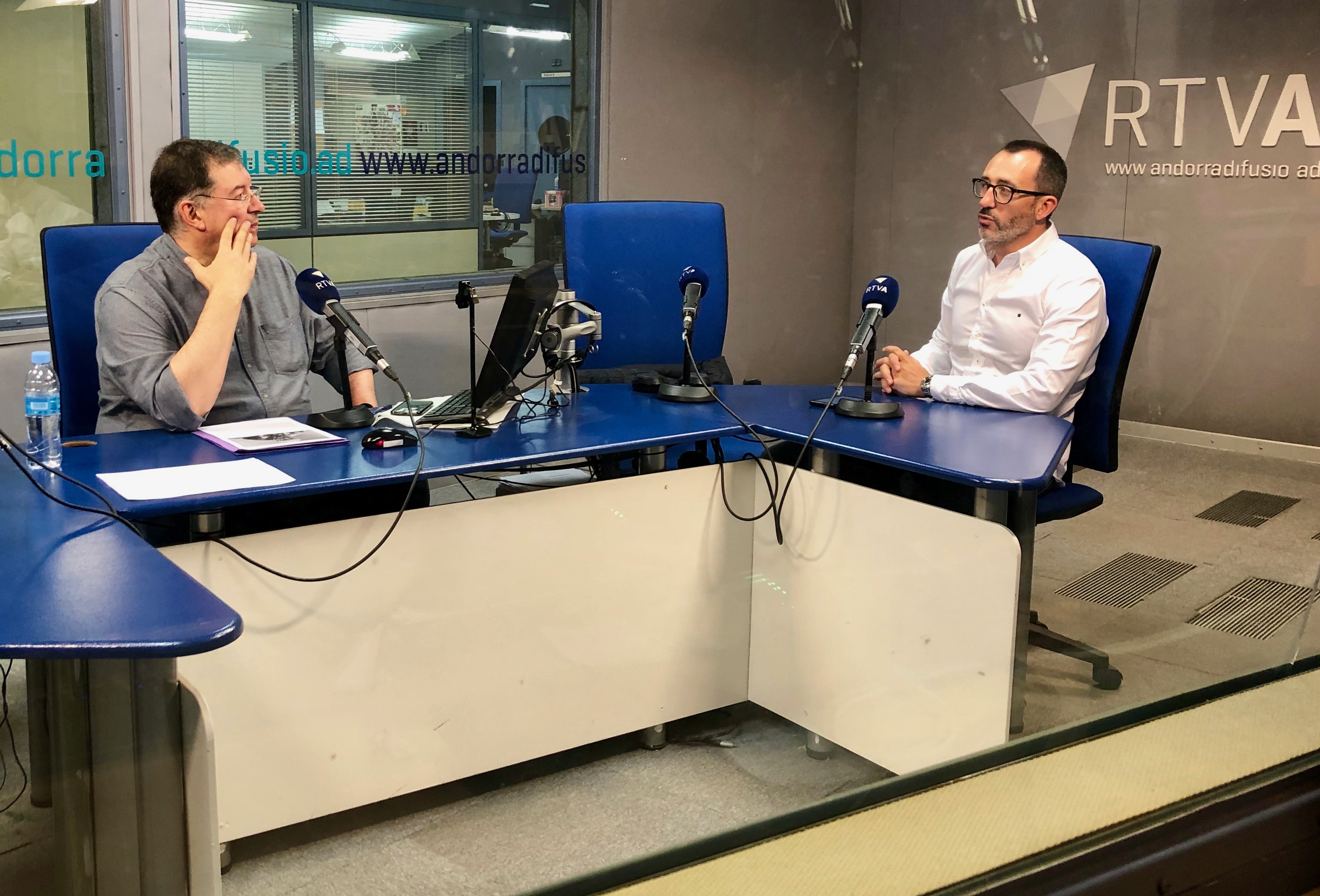El café del Ara i aquí amb Victor Filloy